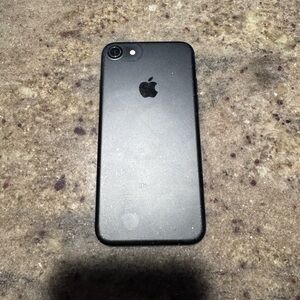 iPhone 7- like new